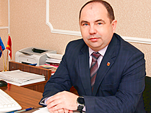 Российского чиновника переехали машиной и избили