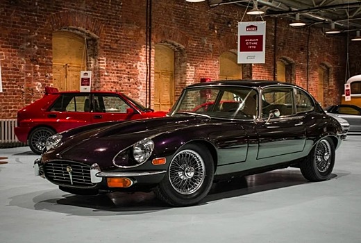 В Санкт-Петербурге продают 50-летний Jaguar в идеальном состоянии