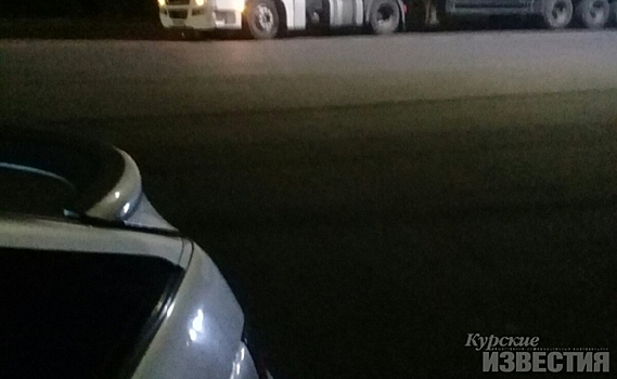 В Курске столкнулись фура и «Рэндж Ровер»