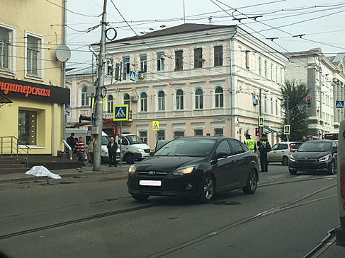 В центре Самары насмерть сбили человека