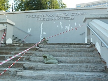 Знаменитая лестница в Ленинском саду опять разрушилась. Ремонт в 29 000 000 рублей не помог