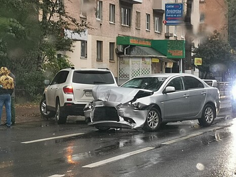 ДТП на Волоколамском проспекте парализовало движение