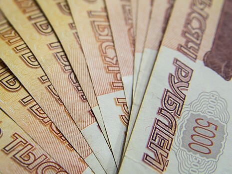 За 20 лет в стране зарплаты выросли в 23 раза, но люди богаче не стали