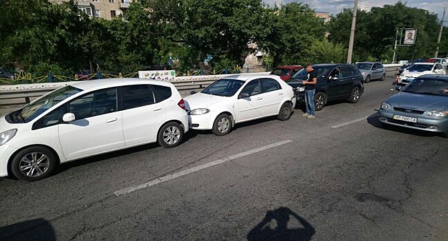 Можно ли пересекать сплошную линию при объезде препятствия?