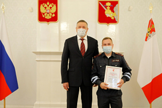 Губернатор Вологодской области поблагодарил сотрудников ГИБДД за спасение вологжанки