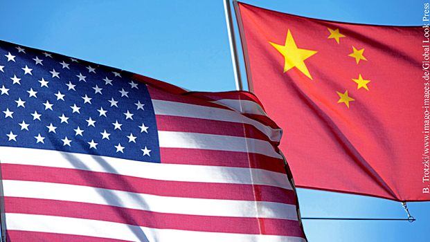 США начали аннулировать визы граждан Китая за связи с военными КНР