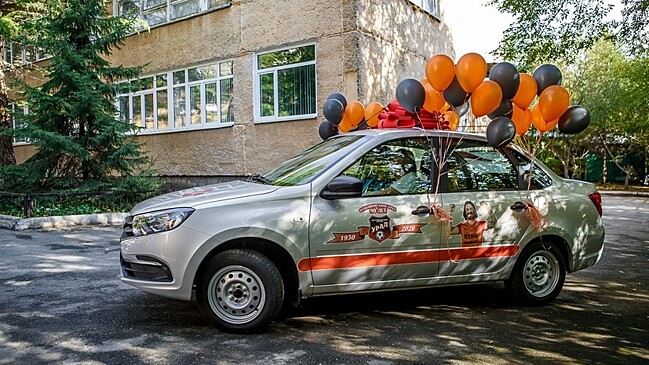 Футболист "Урала" Бикфалви подарил автомобиль больнице Екатеринбурга